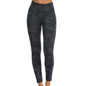 SPANX Seamless Black Camo Leggings